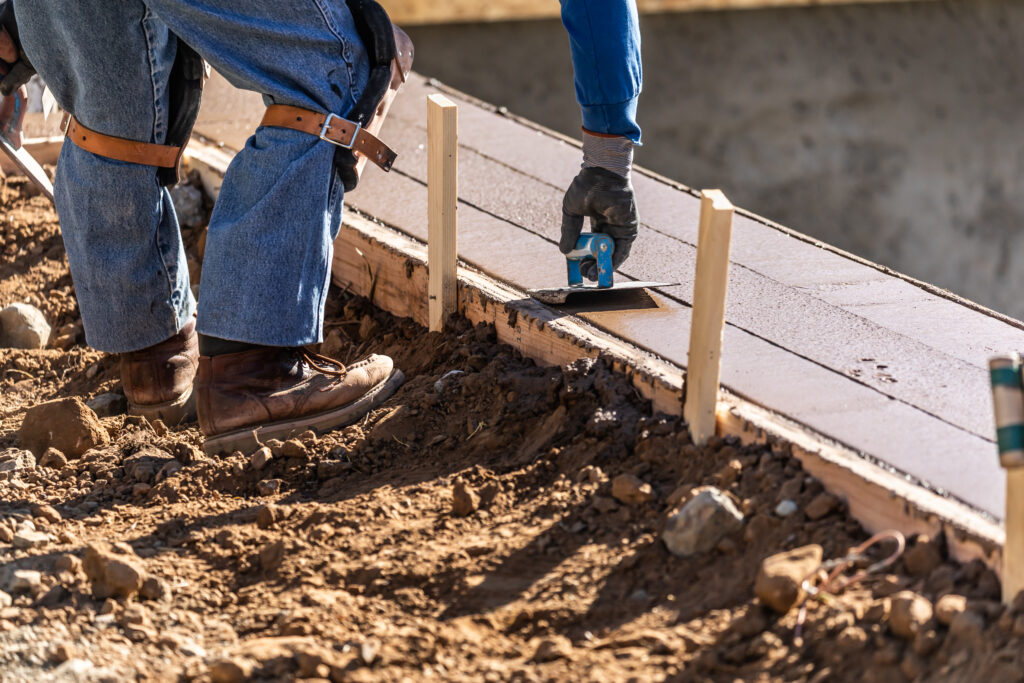Retaining wall contractor